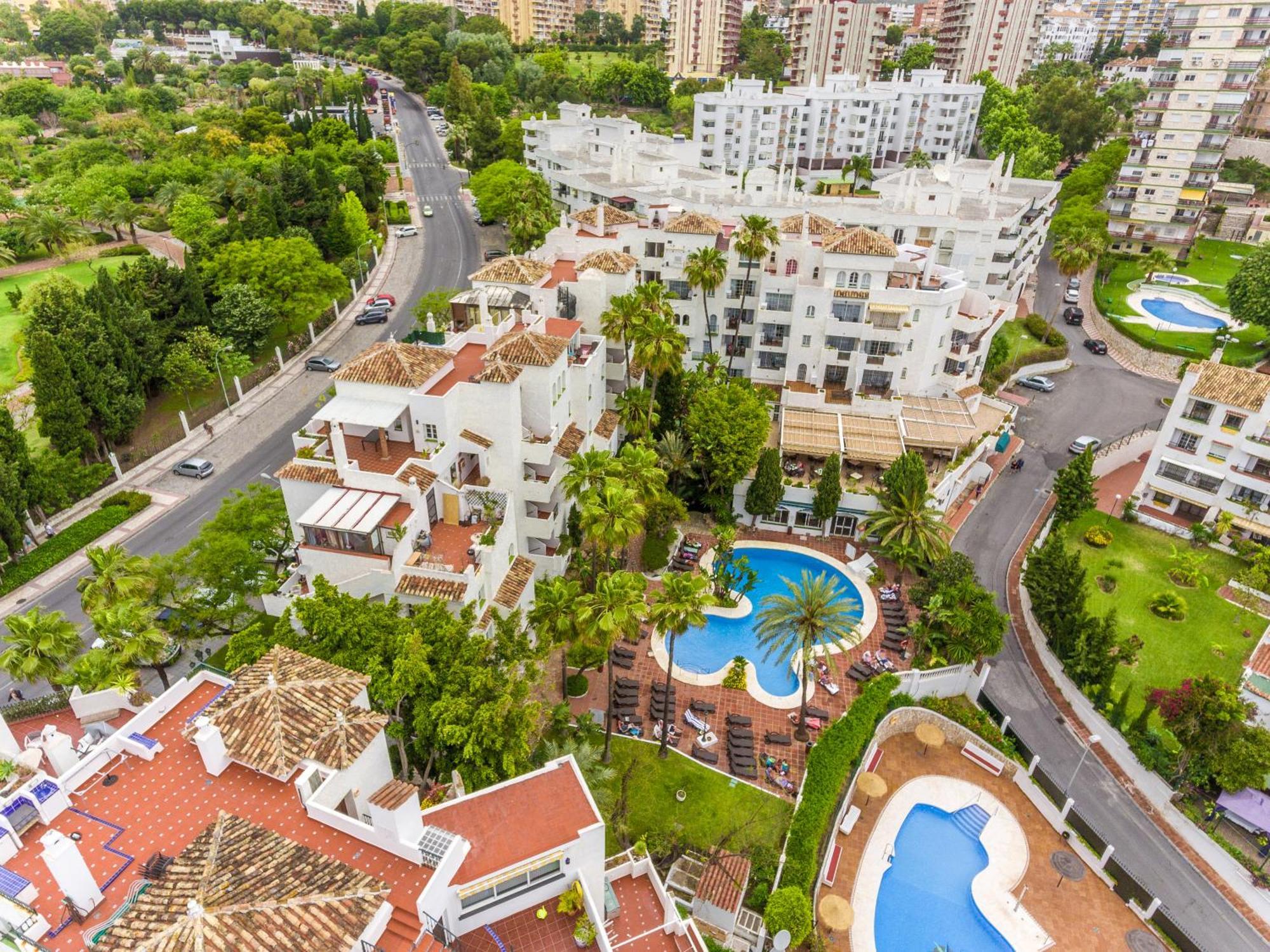 Aparthotel Royal Oasis Club At Pueblo Quinta Benalmádena Exterior foto